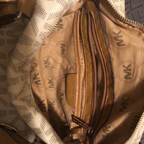 A beautiful mk bag - Picture 4 of 5